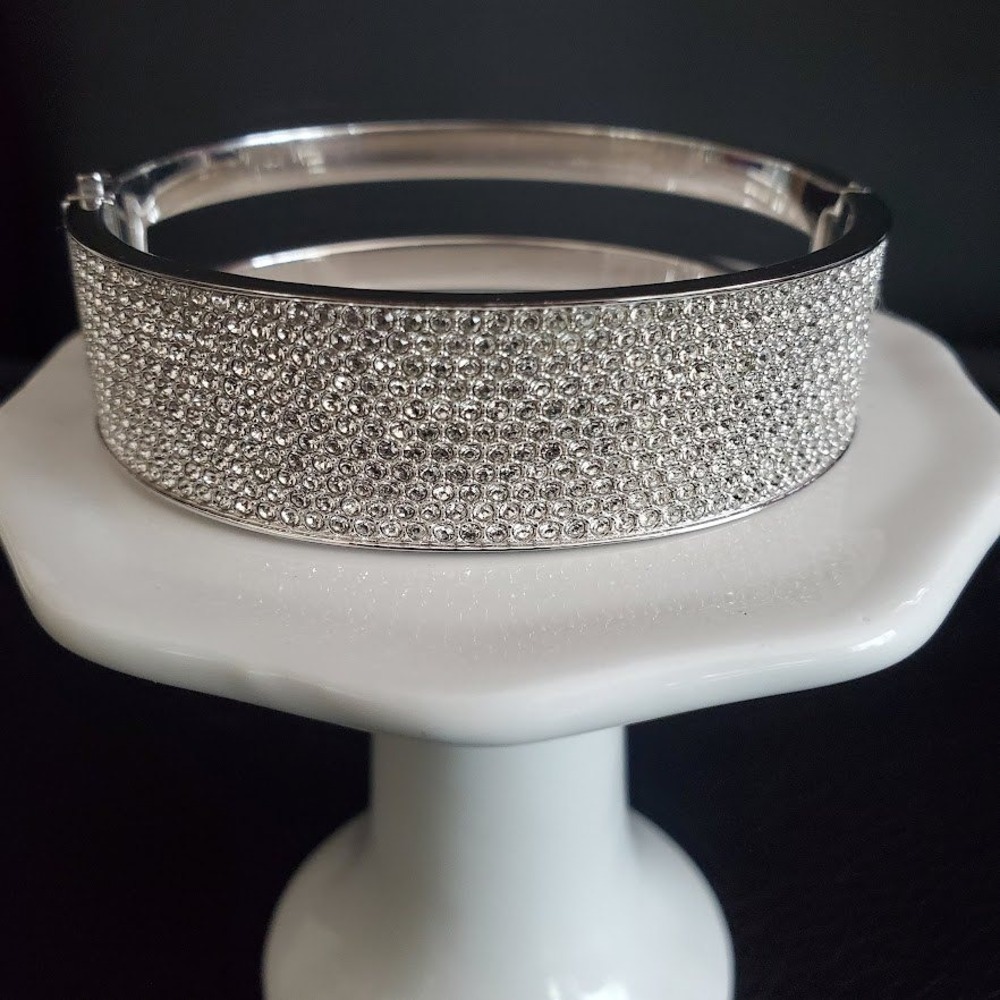 Swarovski Intervalle Wide‎ Bangle Rodium Plated Pave Crystal Size M Swan Signed